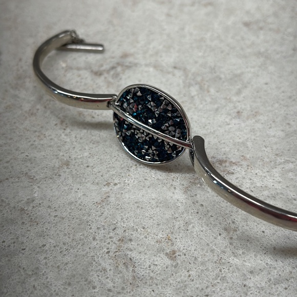 KENNETH COLE NECKLACE & BRACELET SET - Picture 2 of 6